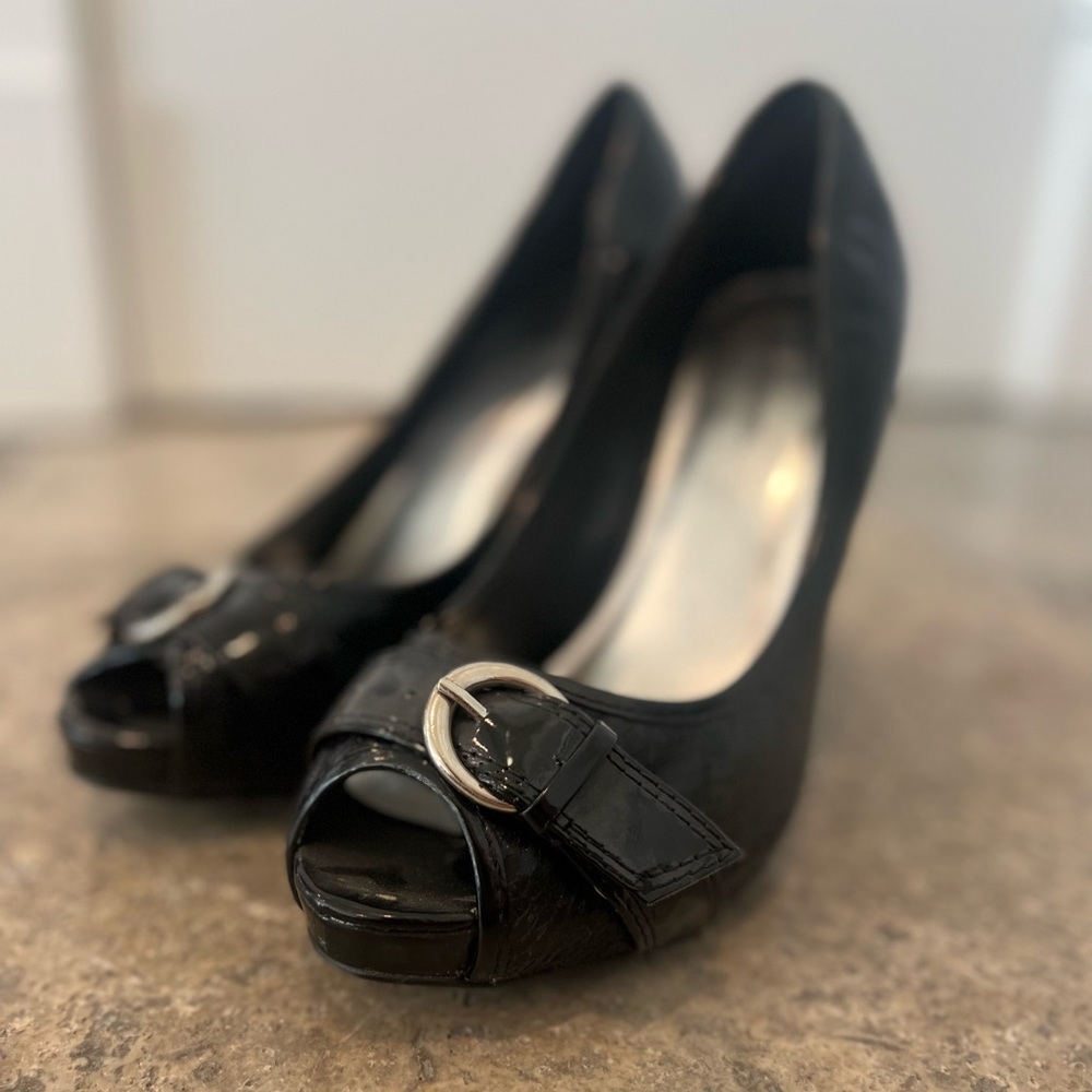 Delicious peep toe high heels size 9